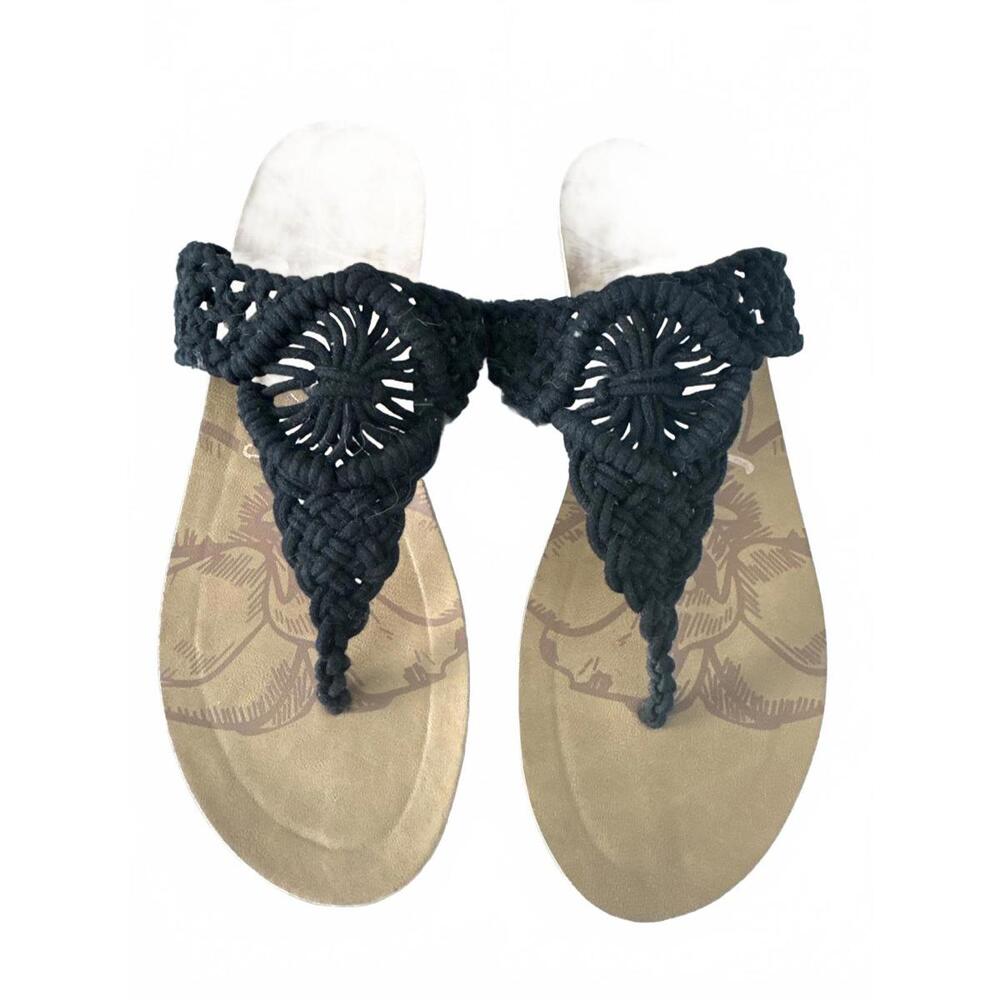 Blowfish Black Macrame Thong Sandals Size 6